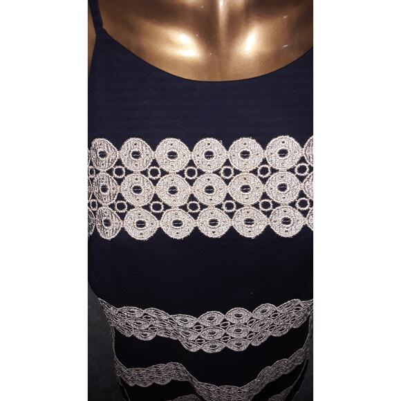 Lilly Pulitzer Sz 2 ANNABELLE Navy & Gold Metallic Applique Shift Dress - Picture 3 of 7